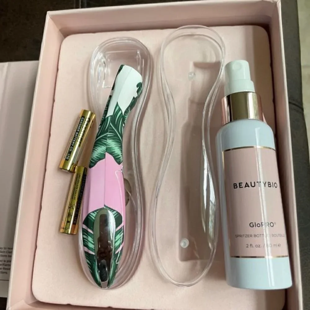 BeautyBio GloPro Microneedling Tool with Spray Bottle  PALM PRINT nib